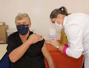 Mercedes amplia vacinação para pessoas com comorbidades a partir dos 18 anos na segunda-feira (24)